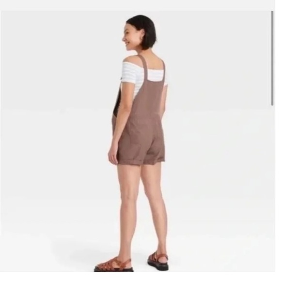NWT Isabel Maternity by Ingrid & Isabel Knotted Front Brown Maternity Shortall - Picture 5 of 8